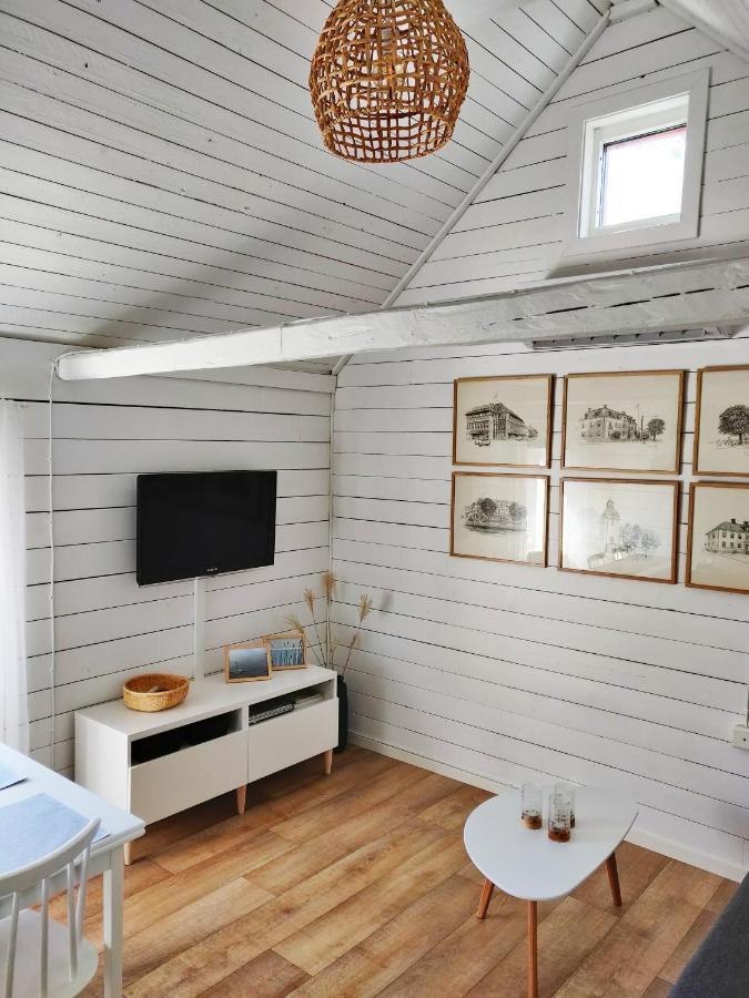 Lillstugan - Centralt Och Havsnaera I Lugnt Villomrade Falkenberg Ngoại thất bức ảnh