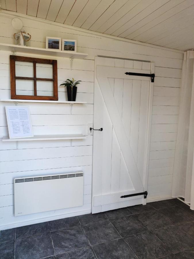Lillstugan - Centralt Och Havsnaera I Lugnt Villomrade Falkenberg Ngoại thất bức ảnh