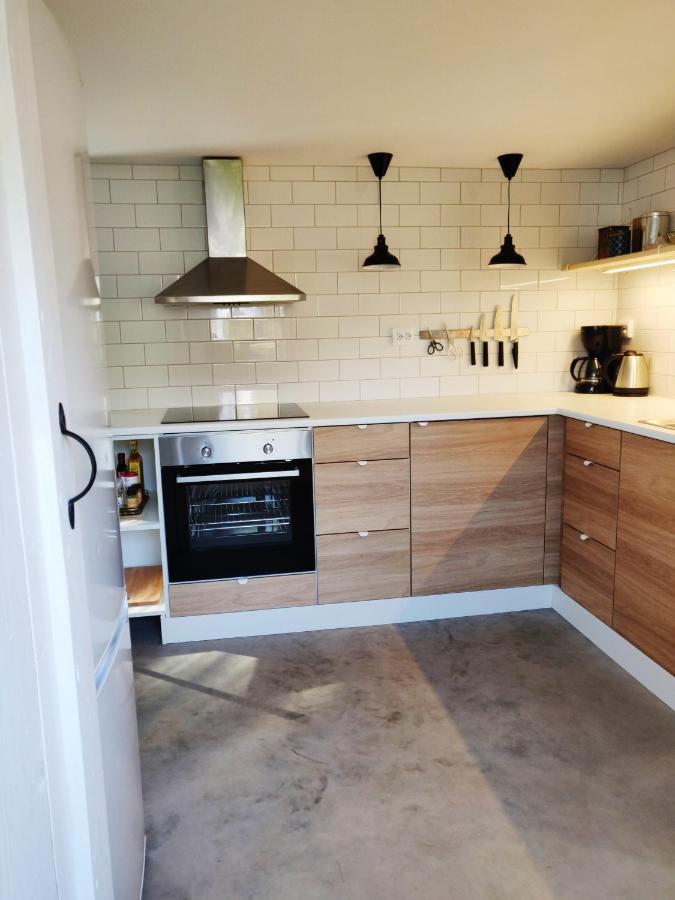 Lillstugan - Centralt Och Havsnaera I Lugnt Villomrade Falkenberg Ngoại thất bức ảnh