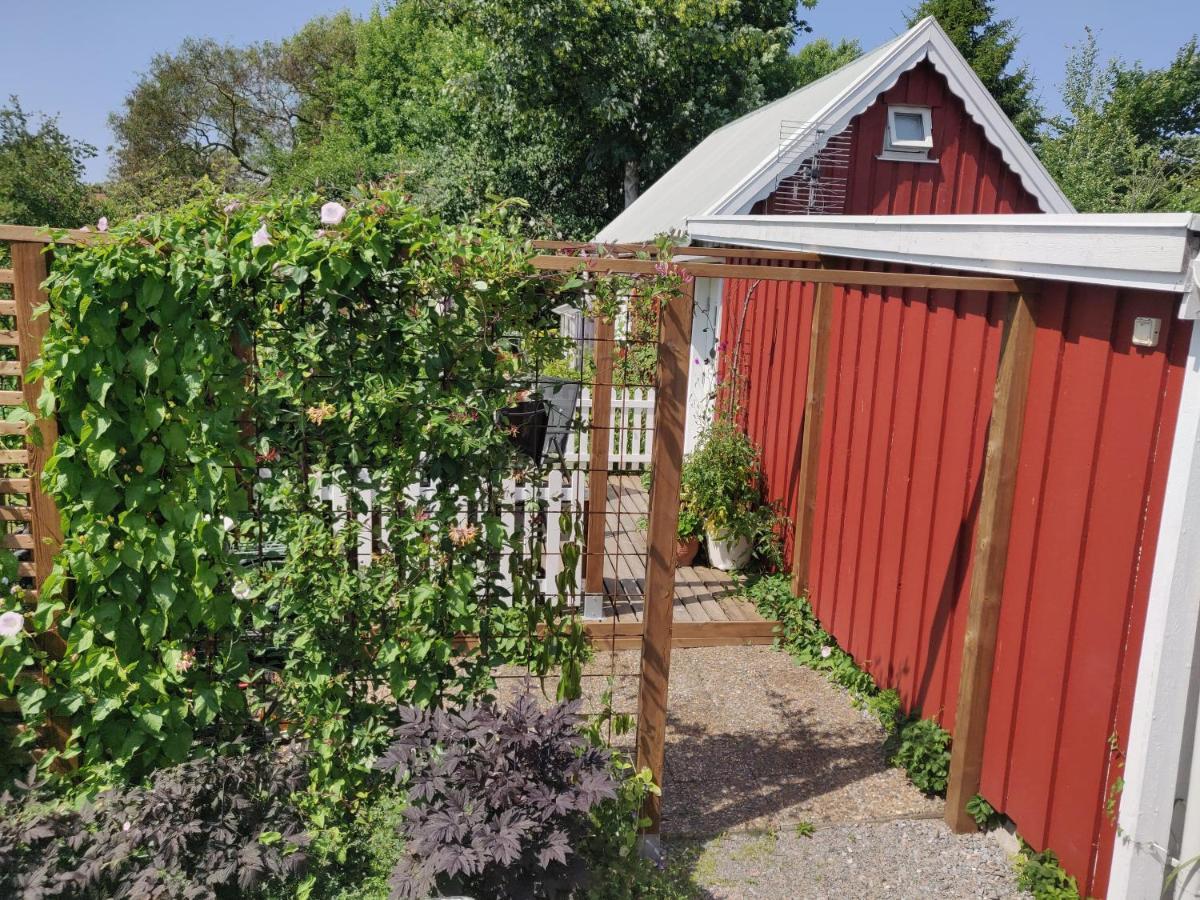 Lillstugan - Centralt Och Havsnaera I Lugnt Villomrade Falkenberg Ngoại thất bức ảnh